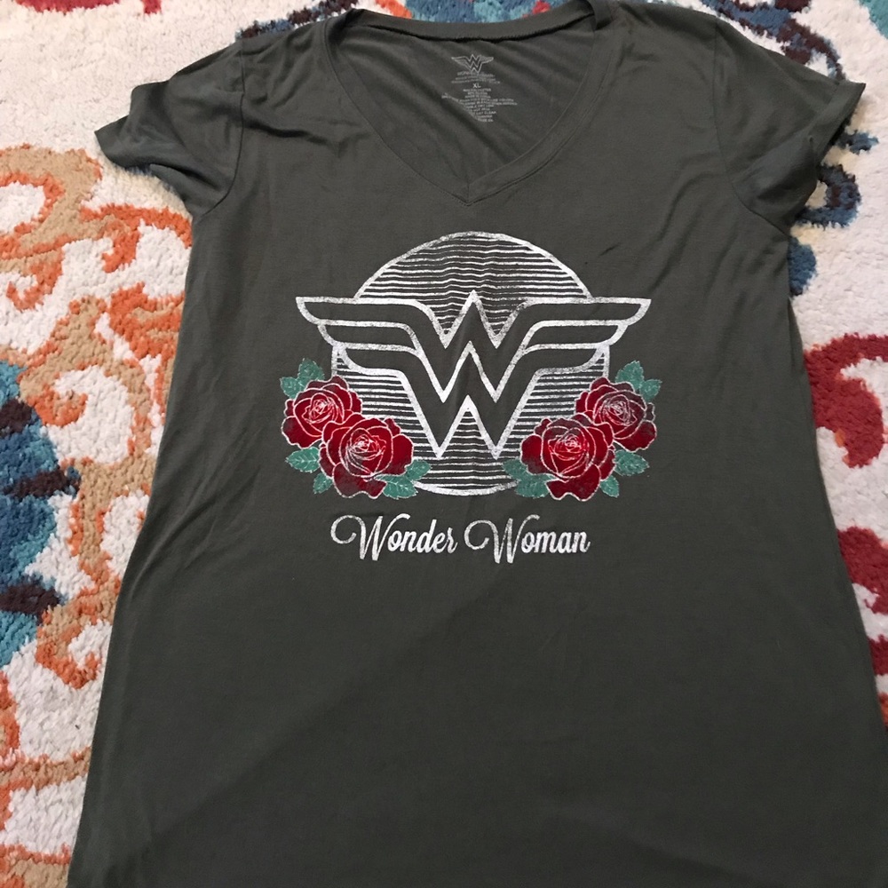 Wonder Woman Tee Shirt Juniors XL